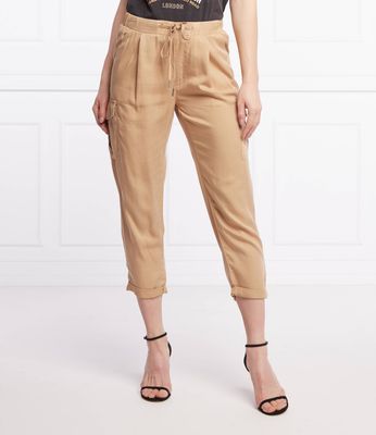 Pepe Jeans London - Spodnie damskie na wiosnę ze sklepu: Gomez Fashion Store w kategorii: Spodnie damskie - zdjęcie 874714-BD9-10338_PJ221W000056845