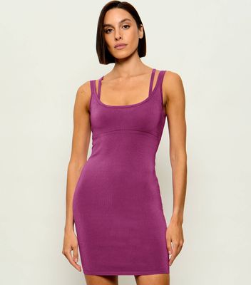 Sukienka dopasowana Guess ze sklepu: Gomez Fashion Store w kategorii: Sukienki - zdjęcie 874714-BD9-10338_GJ222W000071K05