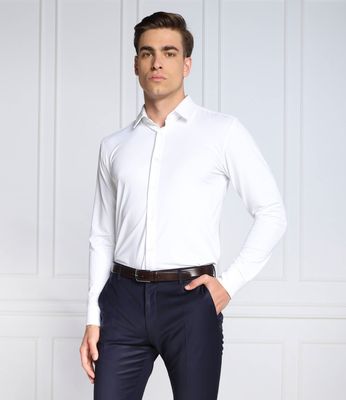 Koszula męska na wiosnę HUGO ze sklepu: Gomez Fashion Store w kategorii: Koszule męskie - zdjęcie 874714-BD9-10338_BU224M000015199