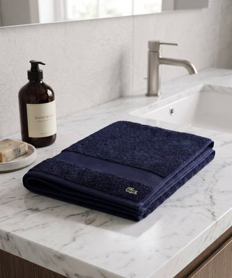 Ręcznik Lacoste HOME ze sklepu: Gomez Fashion Store w kategorii: Ręczniki - zdjęcie 874714-BD9-10338_LA222U000012792