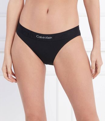 Majtki damskie z napisem casual Calvin Klein Underwear ze sklepu: Gomez Fashion Store w kategorii: Majtki damskie - zdjęcie 874714-BD9-10338_CU225W000053A55
