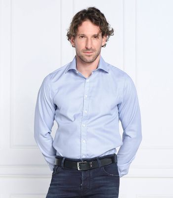 Koszula męska z kołnierzykiem button down na wiosnę Oscar Jacobson ze sklepu: Gomez Fashion Store w kategorii: Koszule męskie - zdjęcie 874714-BD9-10338_OJ225M000003001