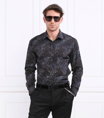 Koszula męska z klasycznym kołnierzykiem na wiosnę Karl Lagerfeld ze sklepu: Gomez Fashion Store w kategorii: Koszule męskie - zdjęcie 874714-BD9-10338_KL231M000052650
