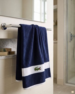 Ręcznik Lacoste HOME ze sklepu: Gomez Fashion Store w kategorii: Ręczniki - zdjęcie 874714-BD9-10338_LA225U000016792