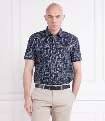 Koszula męska z klasycznym kołnierzykiem casual BOSS BLACK ze sklepu: Gomez Fashion Store w kategorii: Koszule męskie - zdjęcie 874714-BD9-10338_BB232M000192405