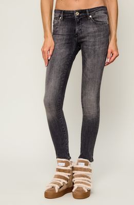 Jeansy damskie casual w miejskim stylu Joop! ze sklepu: Gomez Fashion Store w kategorii: Jeansy damskie - zdjęcie 874714-BD9-10338_JO234W000011053