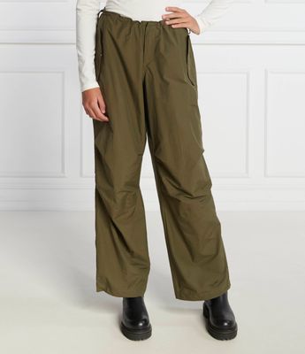 Spodnie damskie Tommy Jeans ze sklepu: Gomez Fashion Store w kategorii: Spodnie damskie - zdjęcie 874714-BD9-10338_TM235W000054168