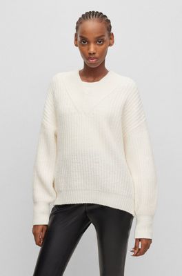 Sweter damski na zimę HUGO ze sklepu: Gomez Fashion Store w kategorii: Swetry damskie - zdjęcie 874714-BD9-10338_BU235W000146110