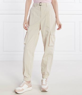 Spodnie damskie casualowe Guess ze sklepu: Gomez Fashion Store w kategorii: Spodnie damskie - zdjęcie 874714-BD9-10338_GJ241W000063I38