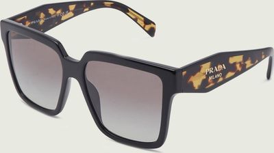 Okulary przeciwsłoneczne damskie PRADA ze sklepu: Gomez Fashion Store w kategorii: Okulary przeciwsłoneczne damskie - zdjęcie 874714-BD9-10338_PP242W000001015