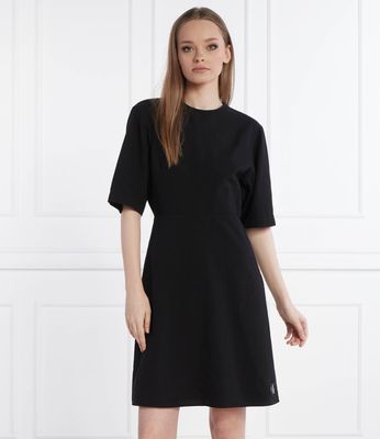 Sukienka prosta Calvin Klein Jeans ze sklepu: Gomez Fashion Store w kategorii: Sukienki - zdjęcie 874714-BD9-10338_CJ242W000144A81