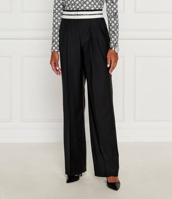 Marc Cain - Spodnie damskie w stylu retro ze sklepu: Gomez Fashion Store w kategorii: Spodnie damskie - zdjęcie 874714-BD9-10338_CR244W000105900