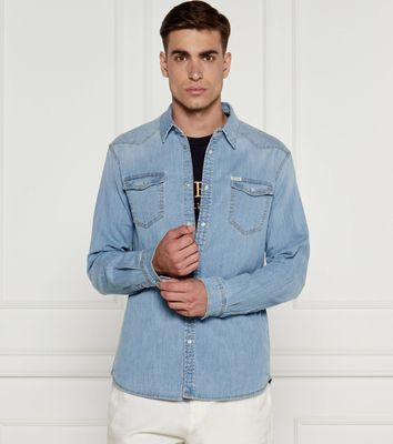 Koszula męska z klasycznym kołnierzykiem Guess ze sklepu: Gomez Fashion Store w kategorii: Koszule męskie - zdjęcie 874714-BD9-10338_GJ245M000058Q23