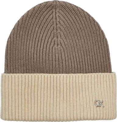 Czapka zimowa damska Calvin Klein ze sklepu: Gomez Fashion Store w kategorii: Czapki zimowe damskie - zdjęcie 874714-BD9-10338_CK245W000036C31