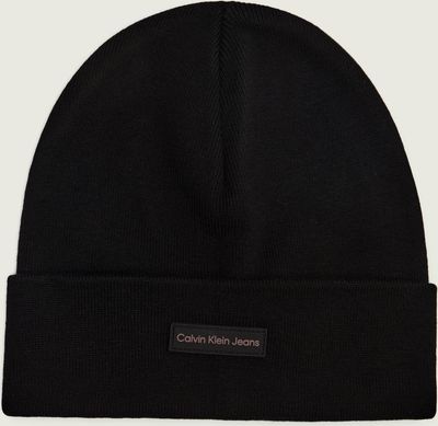 Czapka zimowa damska Calvin Klein Jeans ze sklepu: Gomez Fashion Store w kategorii: Czapki zimowe damskie - zdjęcie 874714-BD9-10338_CJ245W000002B72