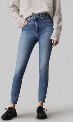 Jeansy damskie Calvin Klein Jeans ze sklepu: Gomez Fashion Store w kategorii: Jeansy damskie - zdjęcie 874714-BD9-10338_CJ245W000177196