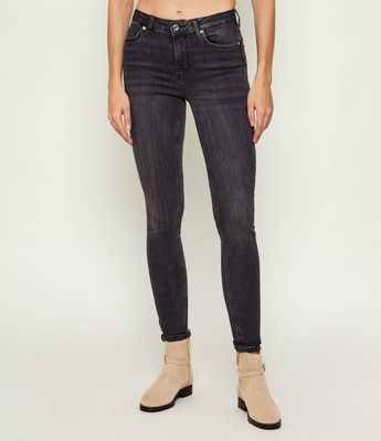 Jeansy damskie wiosenne Liu Jo ze sklepu: Gomez Fashion Store w kategorii: Jeansy damskie - zdjęcie 874714-BD9-10338_LJ251W000065P90