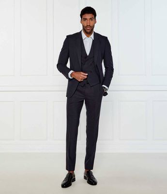 HUGO - Garnitur męski elegancki na jesień ze sklepu: Gomez Fashion Store w kategorii: Garnitury męskie - zdjęcie 874714-BD9-10338_BU252M000082405