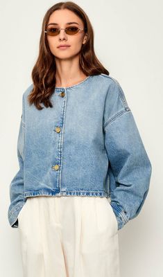 Kurtka damska na wiosnę Tommy Hilfiger ze sklepu: Gomez Fashion Store w kategorii: Kurtki damskie - zdjęcie 874714-BD9-10338_TH254W000020F57