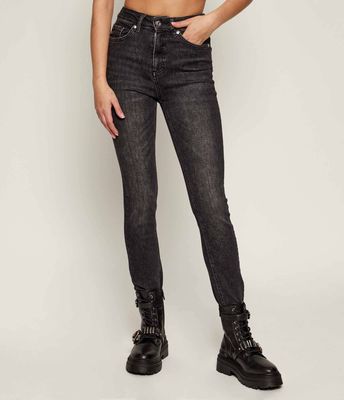 HUGO - Jeansy damskie ze sklepu: Gomez Fashion Store w kategorii: Jeansy damskie - zdjęcie 874714-BD9-10338_BU254W000016030