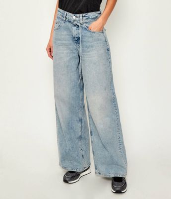 Jeansy damskie w miejskim stylu Tommy Jeans ze sklepu: Gomez Fashion Store w kategorii: Jeansy damskie - zdjęcie 874714-BD9-10338_TM254W000036D69