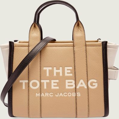 Kuferek elegancki Marc Jacobs ze sklepu: Gomez Fashion Store w kategorii: Kuferki - zdjęcie 874714-BD9-10338_MJ254W000019233