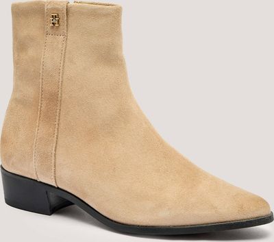Botki na jesień Tommy Hilfiger ze sklepu: Gomez Fashion Store w kategorii: Botki - zdjęcie 874714-BD9-10338_TH255W000145P34