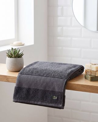 Ręcznik Lacoste HOME ze sklepu: Gomez Fashion Store w kategorii: Ręczniki - zdjęcie 874714-BD9-10338_LH255U000004856