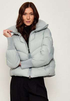 Kurtka damska casual Hetrego ze sklepu: Gomez Fashion Store w kategorii: Kurtki damskie - zdjęcie 874714-BD9-10338_HE255W000005024