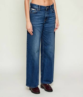 Jeansy damskie na wiosnę Calvin Klein Jeans ze sklepu: Gomez Fashion Store w kategorii: Jeansy damskie - zdjęcie 874714-BD9-10338_CJ255W000040Y30