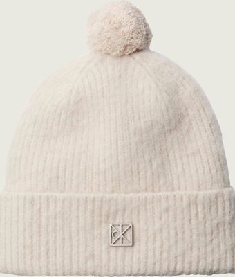 Czapka zimowa damska Calvin Klein ze sklepu: Gomez Fashion Store w kategorii: Czapki zimowe damskie - zdjęcie 874714-BD9-10338_CK255W000021D54