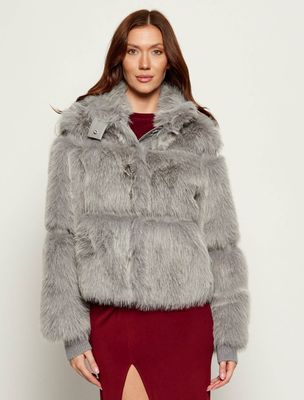Futro damskie jesienne Patrizia Pepe ze sklepu: Gomez Fashion Store w kategorii: Futra damskie - zdjęcie 874714-BD9-10338_PK255W000054658