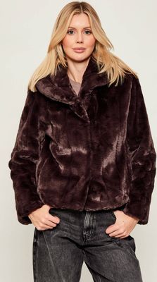 Futro damskie jesienne Guess ze sklepu: Gomez Fashion Store w kategorii: Futra damskie - zdjęcie 874714-BD9-10338_GJ255W000085W11