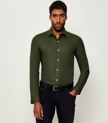 Koszula męska z klasycznym kołnierzykiem elegancka Calvin Klein ze sklepu: Gomez Fashion Store w kategorii: Koszule męskie - zdjęcie 874714-BD9-10338_CK255M000154E44