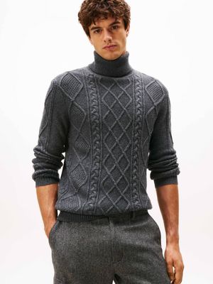 Sweter męski casual Tommy Hilfiger ze sklepu: Gomez Fashion Store w kategorii: Swetry męskie - zdjęcie 874714-BD9-10338_TH255M000223G46