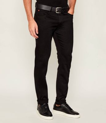 HUGO - Jeansy męskie na wiosnę ze sklepu: Gomez Fashion Store w kategorii: Jeansy męskie - zdjęcie 874714-BD9-10338_BU255M000053001