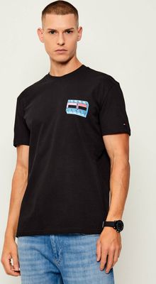 T-shirt męski młodzieżowy Tommy Jeans ze sklepu: Gomez Fashion Store w kategorii: T-shirty męskie - zdjęcie 874714-BD9-10338_TM255M000108D44