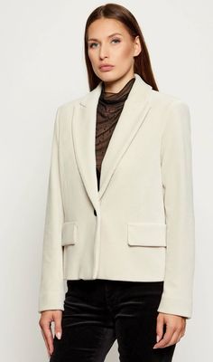 Marynarka elegancki na wiosnę Marc Cain ze sklepu: Gomez Fashion Store w kategorii: Marynarki damskie - zdjęcie 874714-BD9-10338_CR255W000003182