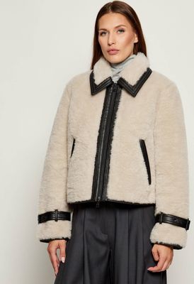 Marc Cain - Futro damskie jesienne ze sklepu: Gomez Fashion Store w kategorii: Futra damskie - zdjęcie 874714-BD9-10338_CR255W000071112