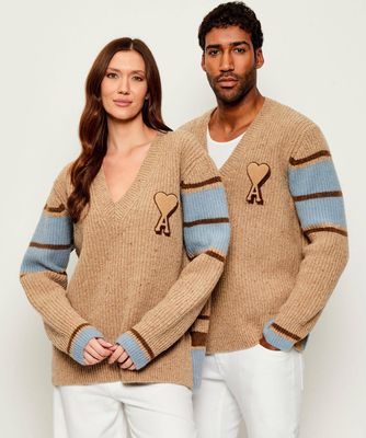 AMI Paris - Sweter damski na zimę casual ze sklepu: Gomez Fashion Store w kategorii: Swetry damskie - zdjęcie 874714-BD9-10338_AI255U000023037