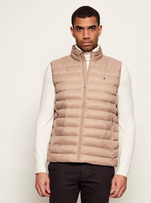 Kamizelka męska na jesień Tommy Hilfiger ze sklepu: Gomez Fashion Store w kategorii: Kamizelki męskie - zdjęcie 874714-BD9-10338_TH261M000051P36