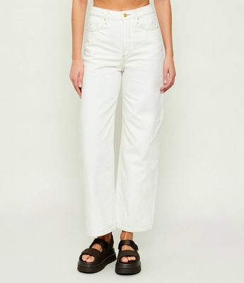 Jeansy damskie Armani Exchange ze sklepu: Gomez Fashion Store w kategorii: Jeansy damskie - zdjęcie 874714-BD9-10338_AX262W000057J94