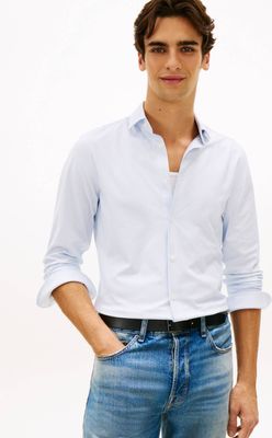 Koszula męska z klasycznym kołnierzykiem Tommy Hilfiger ze sklepu: Gomez Fashion Store w kategorii: Koszule męskie - zdjęcie 874714-BD9-10338_TH262M000159ZC8