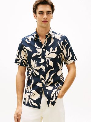 Koszula męska z klasycznym kołnierzykiem Tommy Hilfiger ze sklepu: Gomez Fashion Store w kategorii: Koszule męskie - zdjęcie 874714-BD9-10338_TH262M000070E36