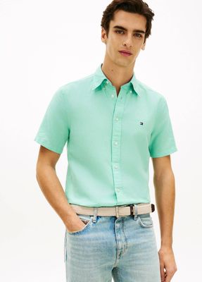 Koszula męska z klasycznym kołnierzykiem na wiosnę Tommy Hilfiger ze sklepu: Gomez Fashion Store w kategorii: Koszule męskie - zdjęcie 874714-BD9-10338_TH262M000071M49
