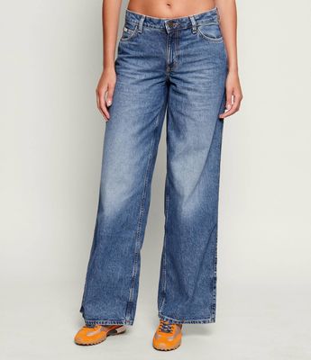 Jeansy damskie w miejskim stylu Guess Jeans ze sklepu: Gomez Fashion Store w kategorii: Jeansy damskie - zdjęcie 874714-BD9-10338_GE261W000002W40