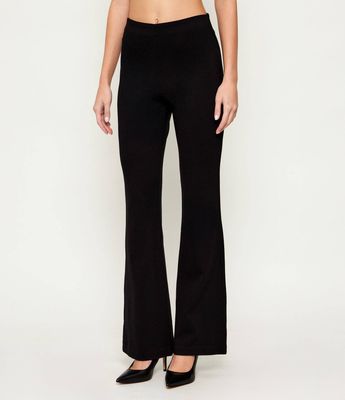 Spodnie damskie Guess ze sklepu: Gomez Fashion Store w kategorii: Spodnie damskie - zdjęcie 874714-BD9-10338_GJ261W000021058