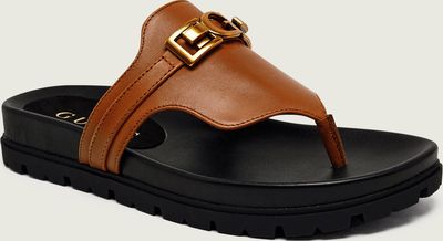 Klapki damskie na lato Guess ze sklepu: Gomez Fashion Store w kategorii: Klapki damskie - zdjęcie 874714-BD9-10338_GU262W000206211