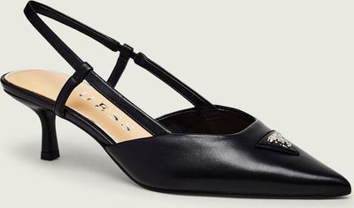 Czółenka na wiosnę Guess ze sklepu: Gomez Fashion Store w kategorii: Czółenka - zdjęcie 874714-BD9-10338_GU262W000241990