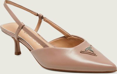 Czółenka na wiosnę Guess ze sklepu: Gomez Fashion Store w kategorii: Czółenka - zdjęcie 874714-BD9-10338_GU262W000241077